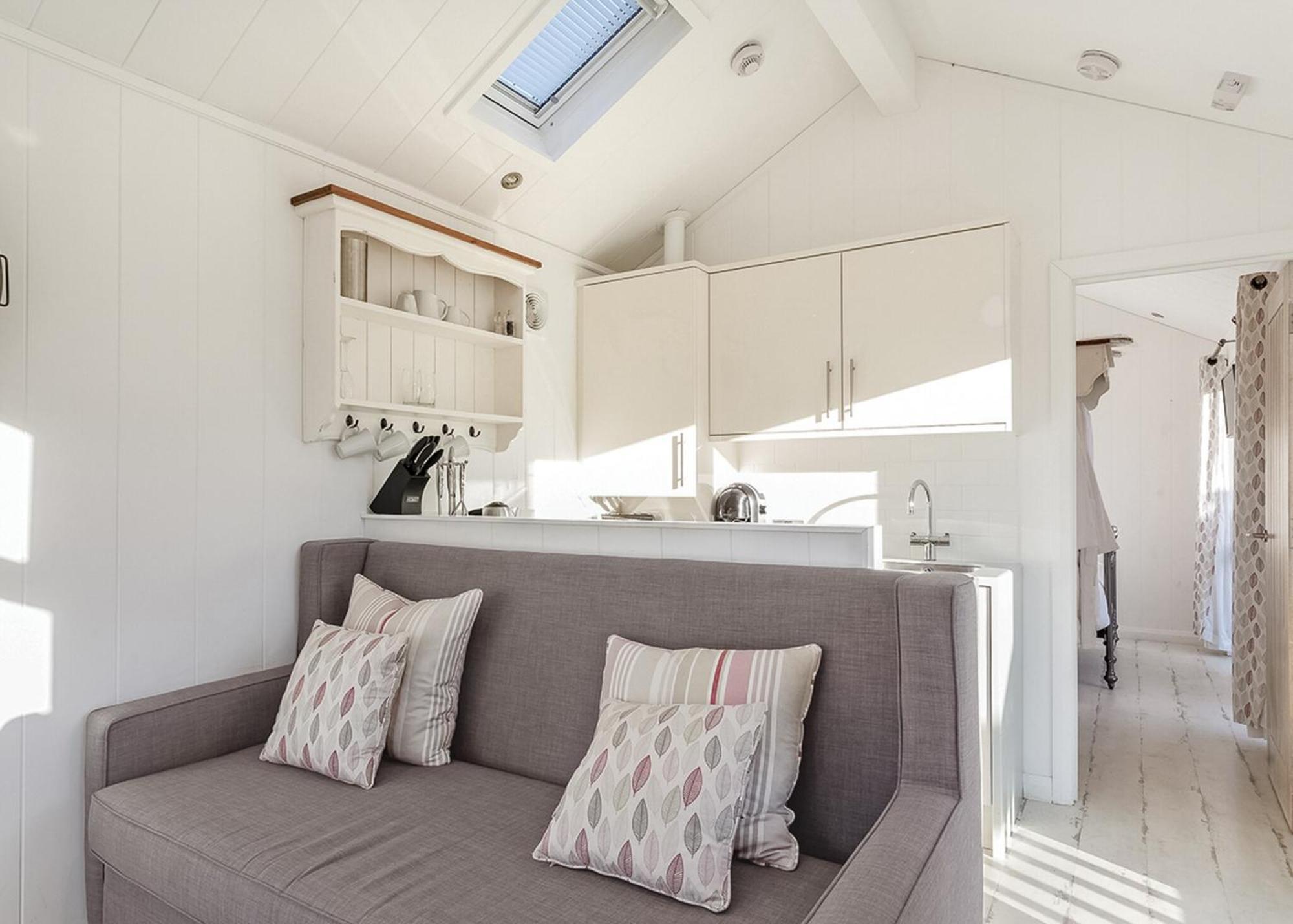 Beach Cove Coastal Retreat إلفراكومبْ الغرفة الصورة