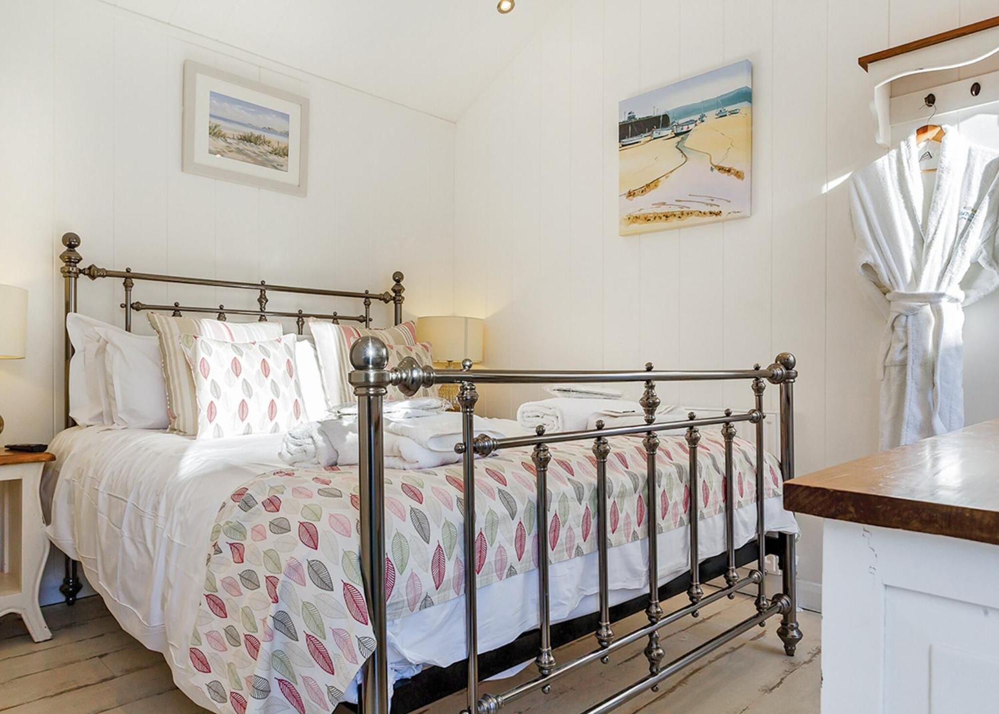 Beach Cove Coastal Retreat إلفراكومبْ الغرفة الصورة