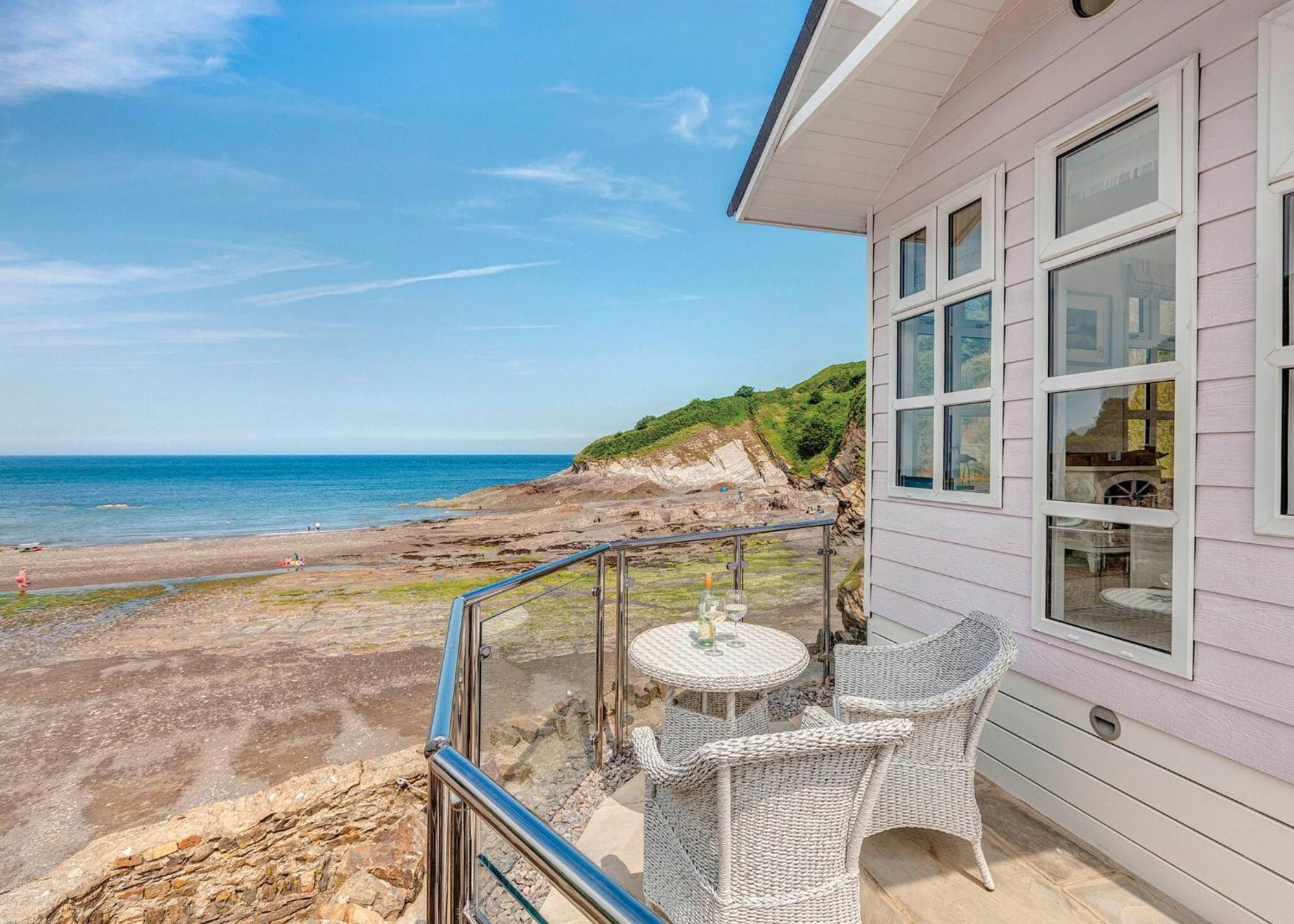 Beach Cove Coastal Retreat إلفراكومبْ الغرفة الصورة
