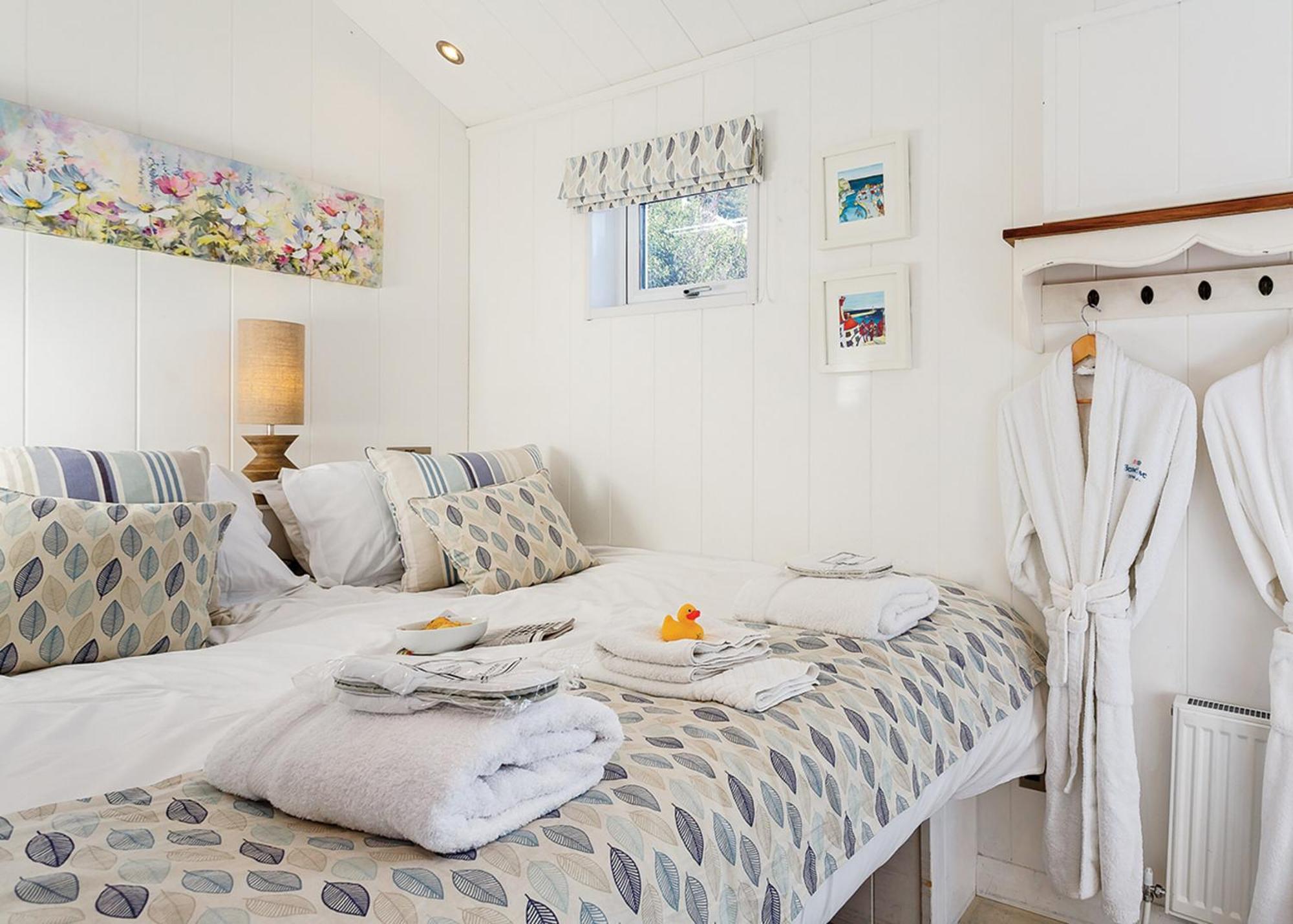 Beach Cove Coastal Retreat إلفراكومبْ الغرفة الصورة